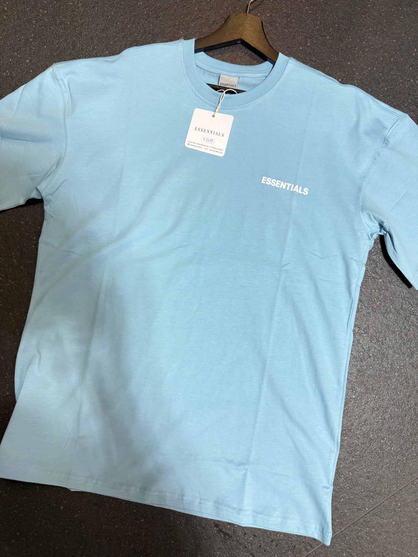 T-Shirt essentials light blue