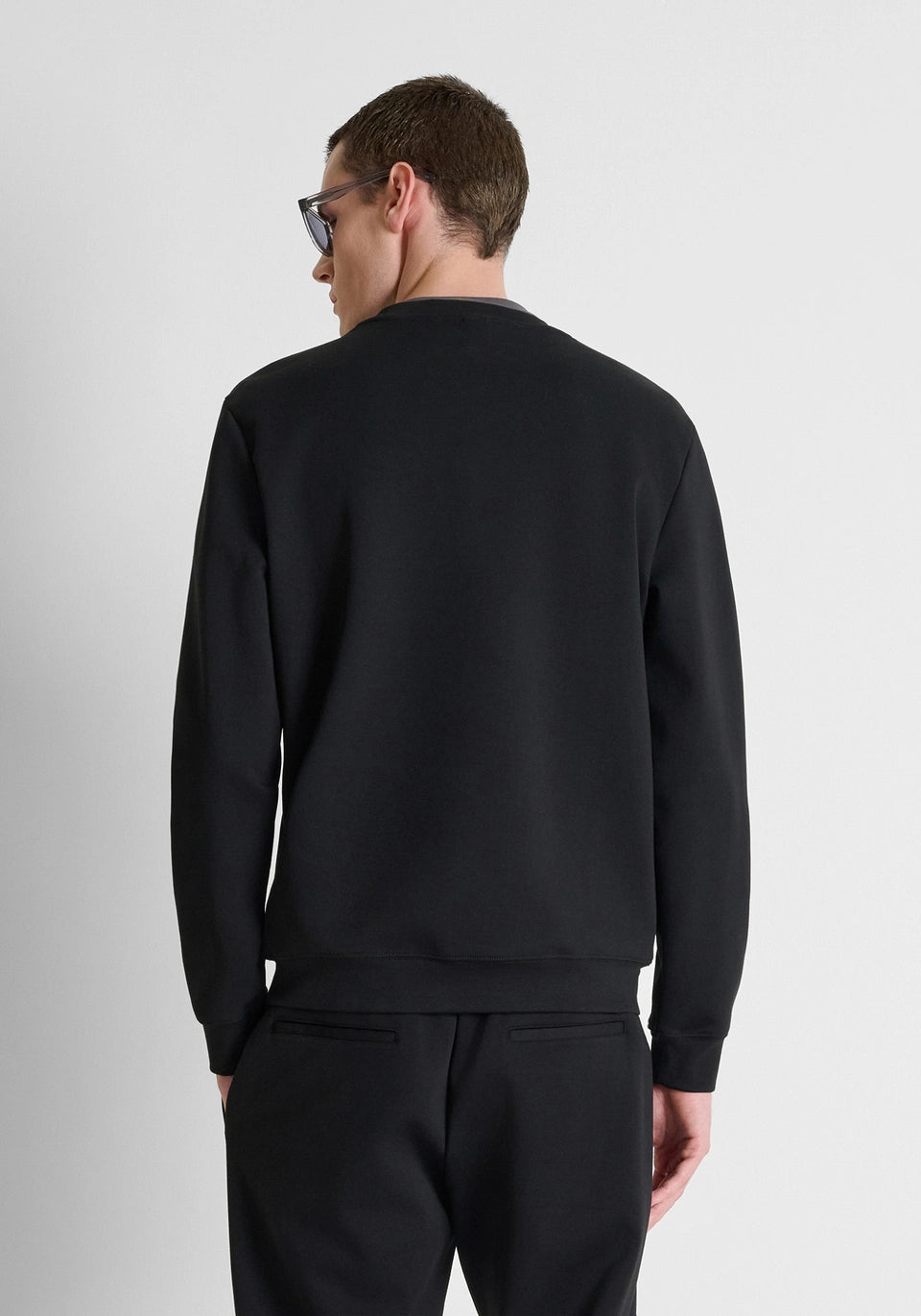 Black regular-fit sweatshirt in interlock with plate on heart